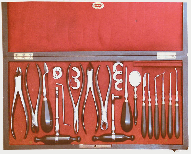 19th Century Dentistry Set Made by Aubry of Paris. - Gilai
