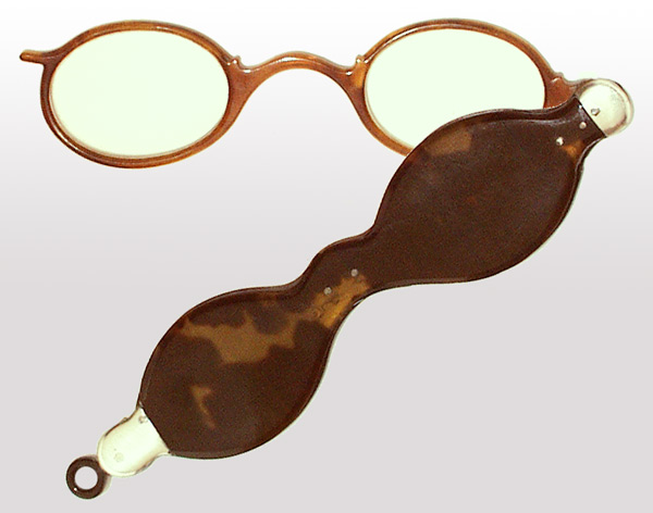 Lorgnette Eyeglasses Early 19th Century Tortoiseshell and Horn  - click to enlarge.